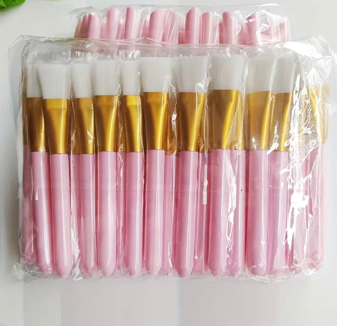 Face mask applicator